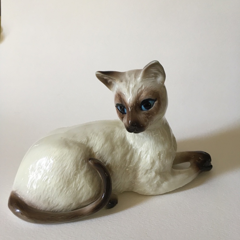Siamese Cat Figurine - White and Brown